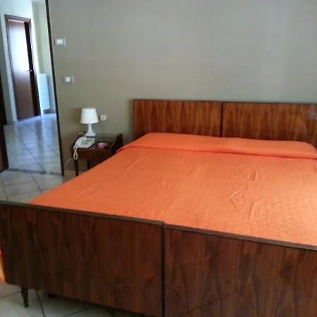 Carla Hotel 2*
