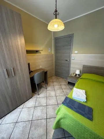 Ξενοδοχείο Carla 2*